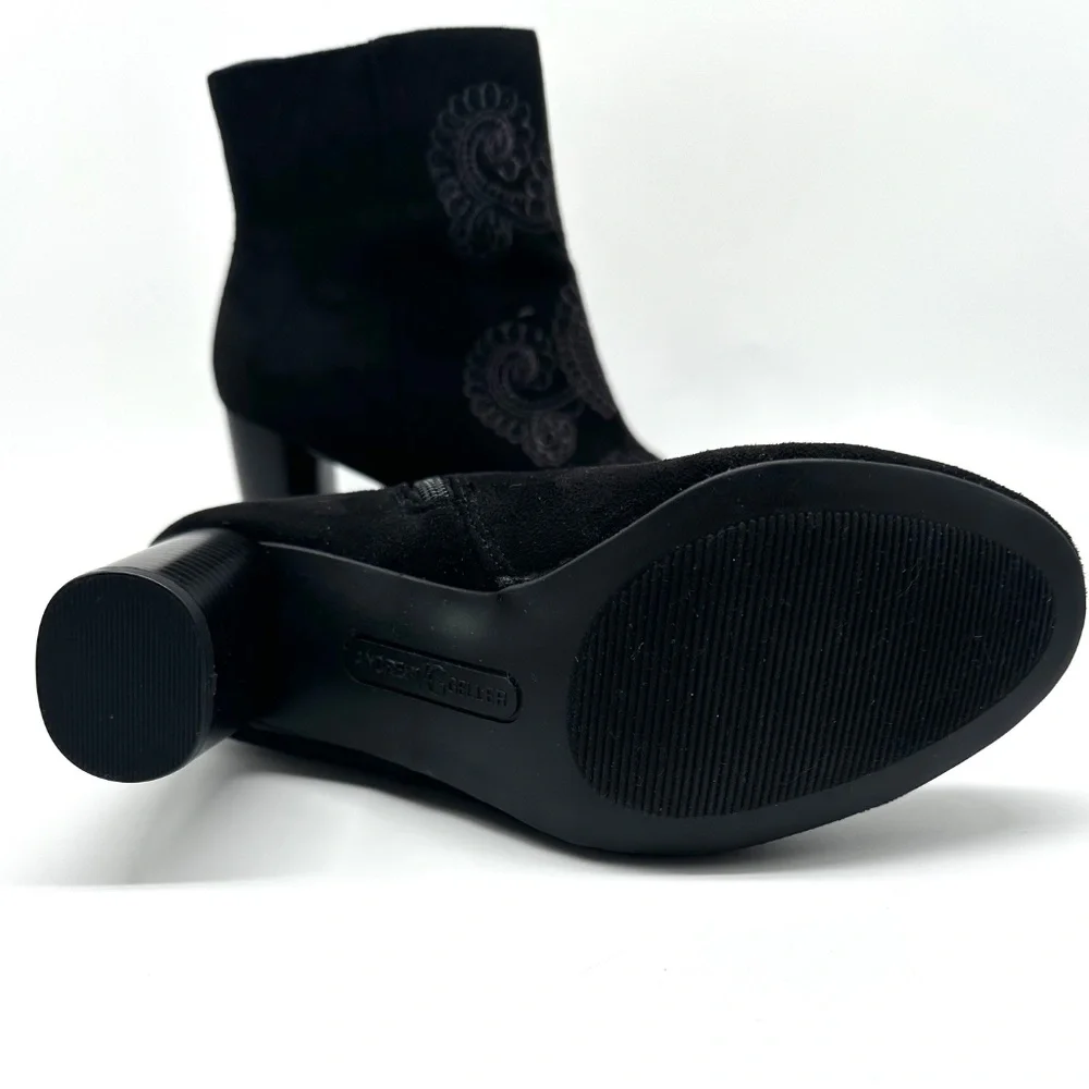 Andrew Geller Black Faux Suede Embroidered Side Zip Ankle Booties Women’s 5.5 M